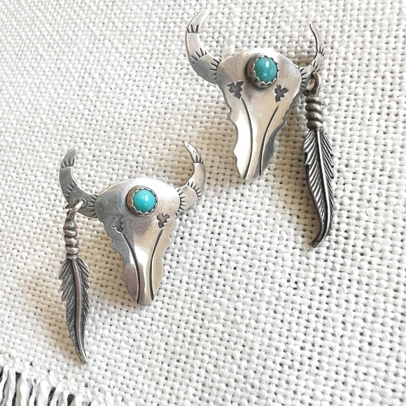 SOUTHWESTERN Bull Turquoise & Sterling Silver Stud Post Earrings Steer Longhorn - Picture 1 of 3